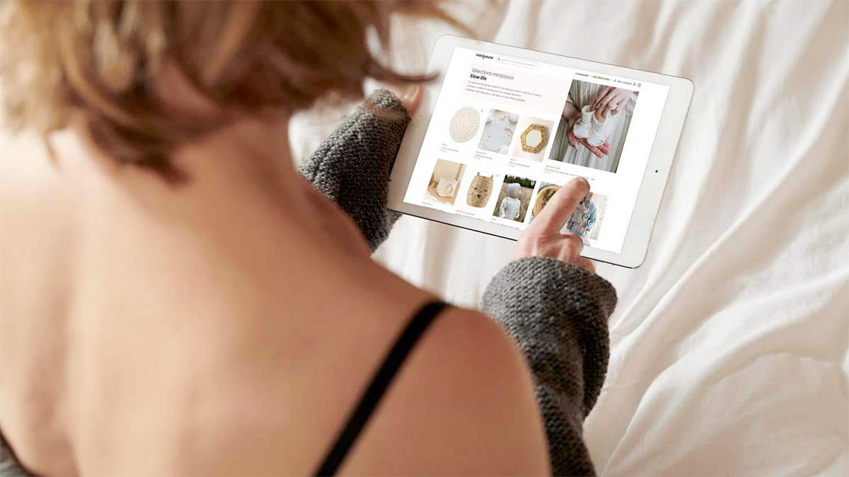 Préparer l’arrivée de bébé sans surconsommer : anticiper ses vrais besoins mois après mois